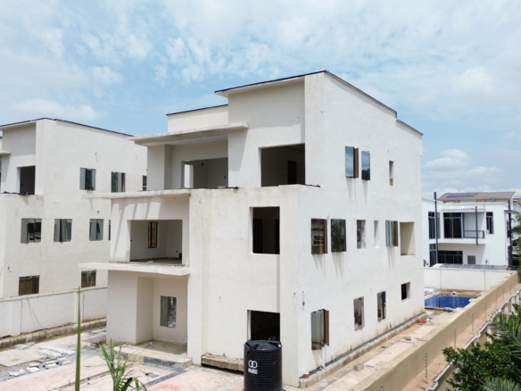 6 Bedroom Fully Detached Duplex + 2 BQ